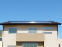 太陽光パネル。業界最高水準の発電効率を誇るＰ社の太陽光パネルを自社施工で設置。先進性に安心を加えエコロジー住宅を提供します。