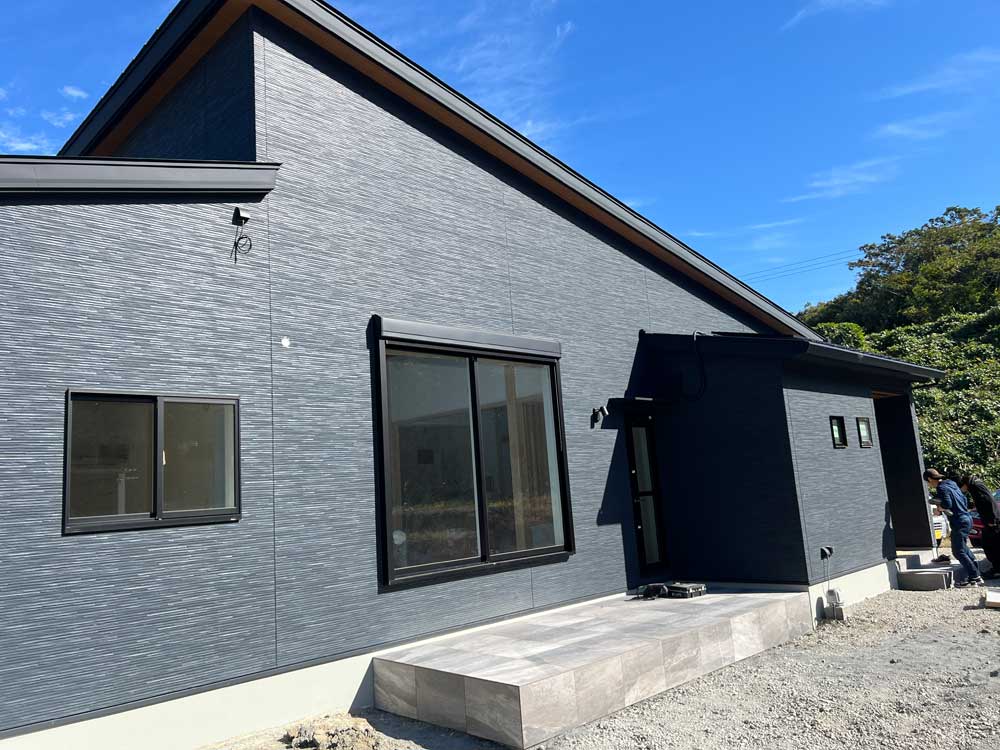 石目調のタイルデッキ完成