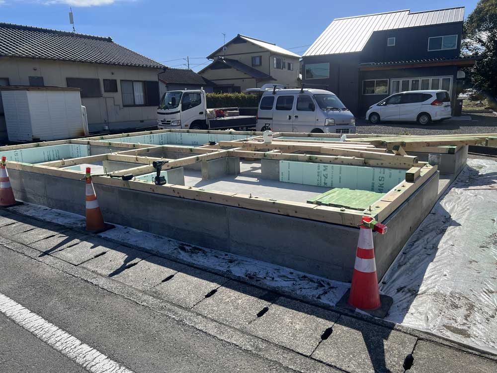 榛原郡吉田町：16坪2LDKの平屋新築工事：土台据え付け