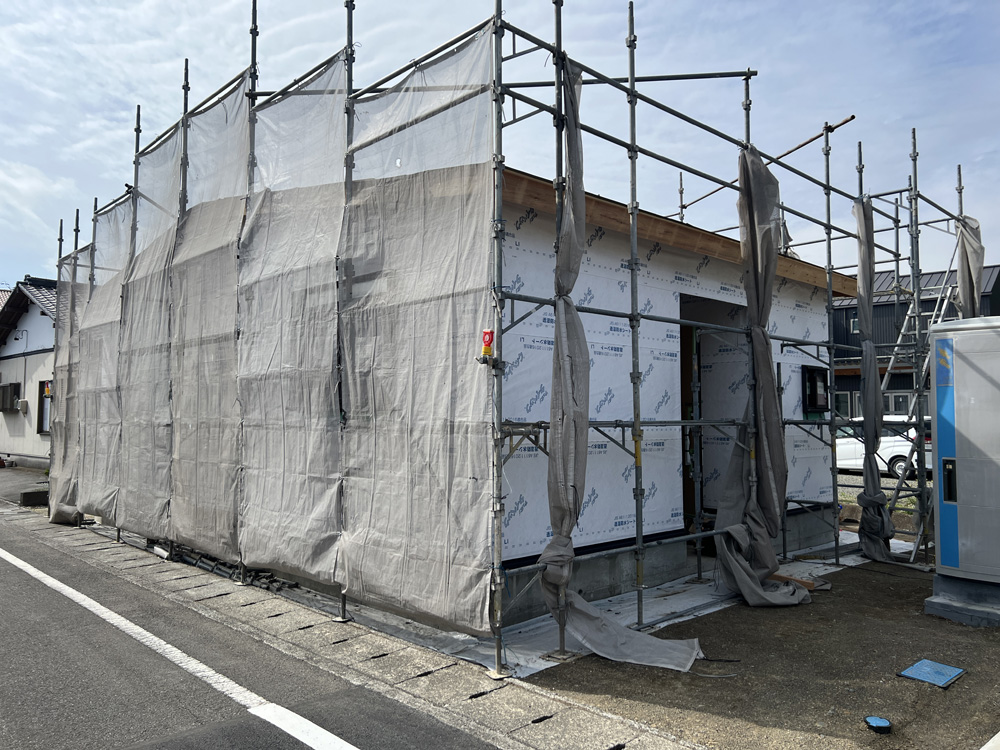 榛原郡吉田町：16坪2LDKの平屋新築工事：外壁工事